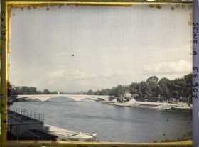 Image représentant Le ciel de Paris le jour de la signature du pacte Briand-Kellogg (vue sur le pont des Invalides depuis le port de la Conférence)