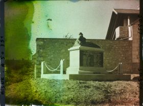 Image représentant France, Pernant, Le Monumt aux Morts