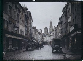 Image représentant La Grande Rue en direction de la place Thiers