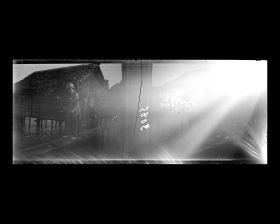 Image représentant Un occidental dans le village sur pilotis