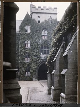 Image représentant Les abords de la chapelle du Saint John's College