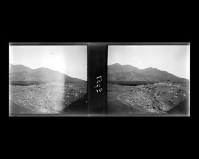 Image représentant Une ferme dans la région de Tsi-Kong-chan (Jigongshan, "montagne du Coq")