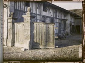 Image représentant L'entrée de la ferme de Robert Piévort
