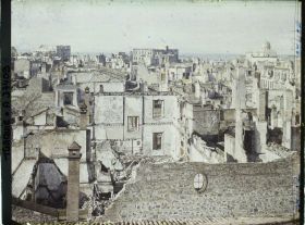 Image représentant Turquie, Smyrne, Incendie de Smyrne en Septembre 1922, Vue Gle vers les Hôtels Kraemer et d'Angleterre et le Gd Théâtre