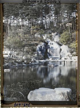Image représentant Jardin, étang et cascade au pied du Mont Hiei