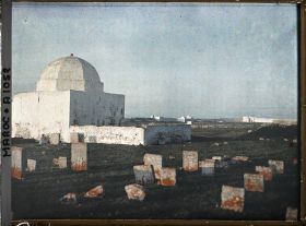 Image représentant Mausolée d'un marabout dans un cimetière musulman
