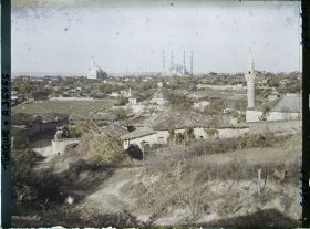 Image représentant Panorama vers la ville. Au centre, Selimiye Camii (la Grande Mosquée)
