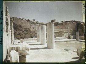 Image représentant Cour de la maison du Trident