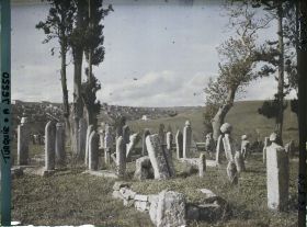 Image représentant Turquie, Constantinople- Eyoub, Petit Village d'Eyoub  Une vue du Cimetière vers le Village d'Eyoub