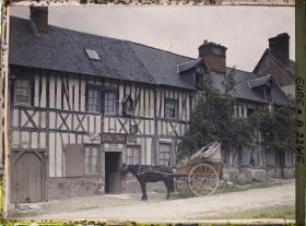 Image représentant Une maison sur la place du village