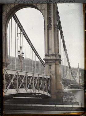 Image représentant Le pont Elizabeth vers les collines de Buda