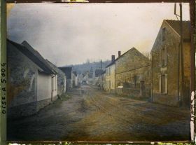 Image représentant La rue du village de Varinfroy