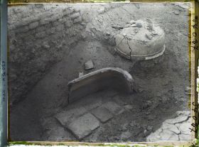 Image représentant Tombe d'un enfant (dans le cimetière royal ?)