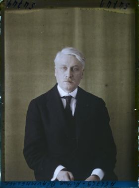 Image représentant Monsieur  https://musee-albert-kahn.s-museum.fr/home/NWQ2OTAwYzNmYjZlZTk1ZWQwODJmMjY4L2dlbmVyaWMtbm90aWNlLXRhYi9hdXRob3JpdHkvNjE3YTc5ZjVjZjhiODk2OGIzMzM3ZDIx/5d6900c3fb6ee95ed082f268/generic-notice-tab/authority/617a79ebcf8b8968b3336809 Arthur Beaummelaer