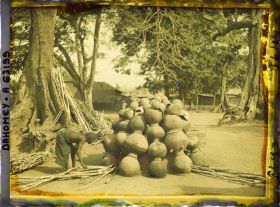 Image représentant Cuisson de poterie sur la place publique