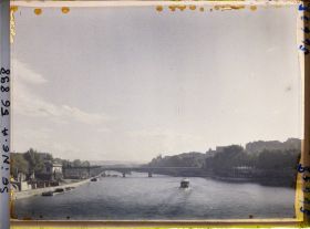 Image représentant Le ciel de Paris le jour de la signature du pacte Briand-Kellogg (vue sur le pont d'Iéna depuis la passerelle Debilly)