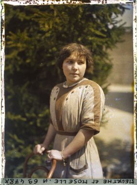 Image représentant École ménagère, Mademoiselle Paquin, élève