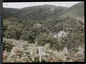 Image représentant Vue lointaine de la Kirifuri-no-taki (cascade de Kirifuri)