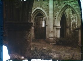 Image représentant France, Etain, Une vue intérieure de l'Eglise