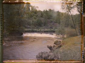 Image représentant Un barrage sur la Vézère aux environs de Ségur