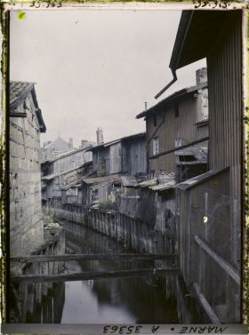 Image représentant France, Ste Menehould le haut, Vue sur le Canal