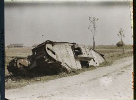 Image représentant Belgique, St Julien, Tank sur la route