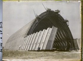 Image représentant Vue d'un des hangars à dirigeables en construction