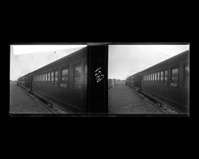Image représentant Le train pour Tokyo à l'arrêt dans une station