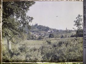 Image représentant France, Montespan (Hte Garonne), Le Village vu d'ensemble