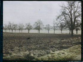 Image représentant France, Les Clayes, Champ venant d'être labouré