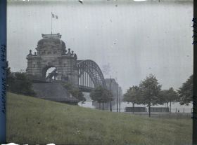 Image représentant Allemagne, Düsseldorf, Le Grand Pont vu du Hofgarten