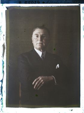 Image représentant https://musee-albert-kahn.s-museum.fr/home/NWQ2OTAwYzNmYjZlZTk1ZWQwODJmMjY4L2dlbmVyaWMtbm90aWNlLXRhYi9hdXRob3JpdHkvNjE3YTc5ZjVjZjhiODk2OGIzMzM3ZDIx/5d6900c3fb6ee95ed082f268/generic-notice-tab/authority/617a79ebcf8b8968b33368d9 Monsieur Adéodat Boissard
