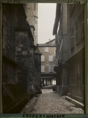 Image représentant La rue Notre-Dame, avec les Arcades Reynies