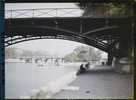 Image représentant Vue du Pont-Neuf depuis le port des Saints-Pères, sous une arche du pont des Arts
