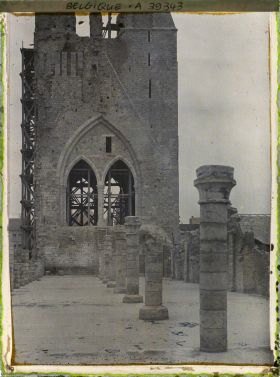 Image représentant Belgique, Ypres, Ruines de la Halle et reconstruction
