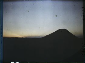 Image représentant La ziggourat (tour à étages) au soleil couchant