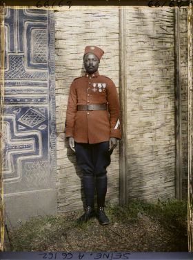 Image représentant L'Exposition Coloniale Internationale de 1931, un brigadier de gendarmerie tchokossi du Togo