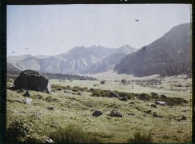 Image représentant France, Mont-Dore, Le fond de la Vallée et le Pic du Sancy (1886 m.)