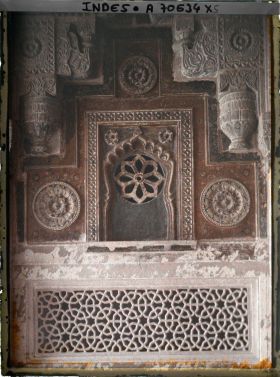 Image représentant Détail du décor mural d'une des salles du palais de Jahangir dans le fort Rouge (Lal Qila)