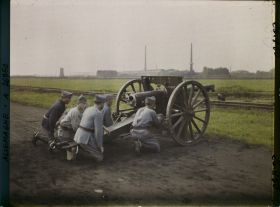 Image représentant Allemagne, Rath, Occupation Française Manoeuvre d'une Pièce de 75