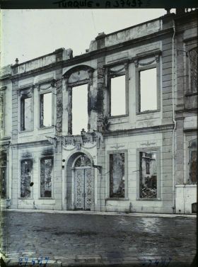 Image représentant Turquie, Smyrne, Ruines de la Banque d'Athènes