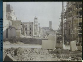 Image représentant France, Reims, Vue prise depuis la rue Thiers vers la Cathédrale