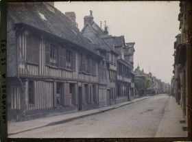 Image représentant La rue Saint-Michel près de l'église
