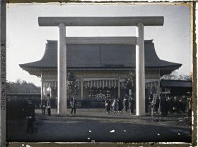 Image représentant Funérailles de l'Empereur Taisho-Tenno (Yoshihito), Shinjuku Gyoen (Parc Impérial de Shinjuku), sanctuaire contenant le char funèbre