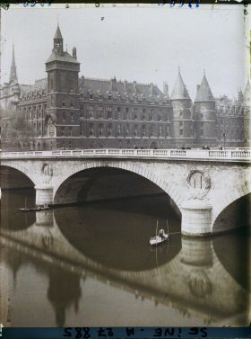 Image représentant Le pont au Change et le Palais de Justice