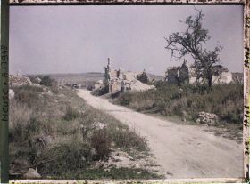 Image représentant France, Les Eparges, La rue principale et l'Eglise