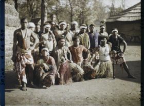 Image représentant L'Exposition Coloniale Internationale de 1931, groupe de kanak