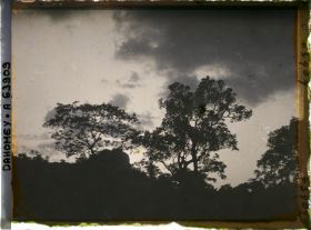 Image représentant Crépuscule ou orage sur la montagne de Dassa