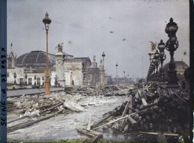 Image représentant L'exposition des arts décoratifs, démolition des pavillons sur le pont Alexandre IIII et l'ancienne avenue Nicolas II (actuelle avenue Winston Churchill),