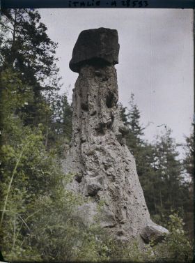 Image représentant Les Pyramides de terre (ou Cheminées de Fées) de Renon